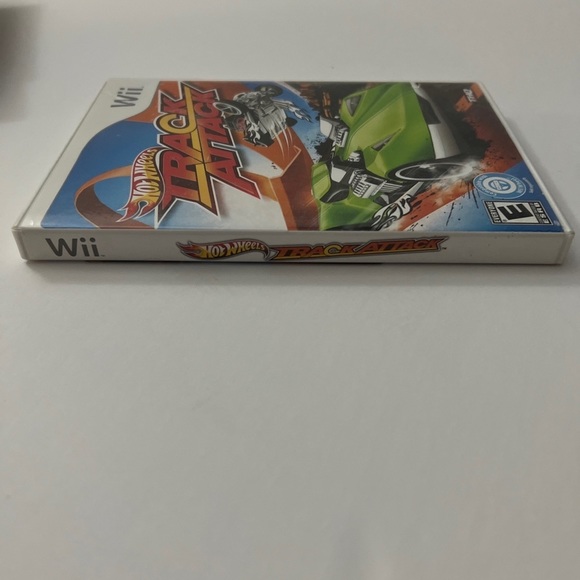 Hot Wheels Track Attack - Nintendo Wii Video Game Disc, Manual And Case - Picture 4 of 8